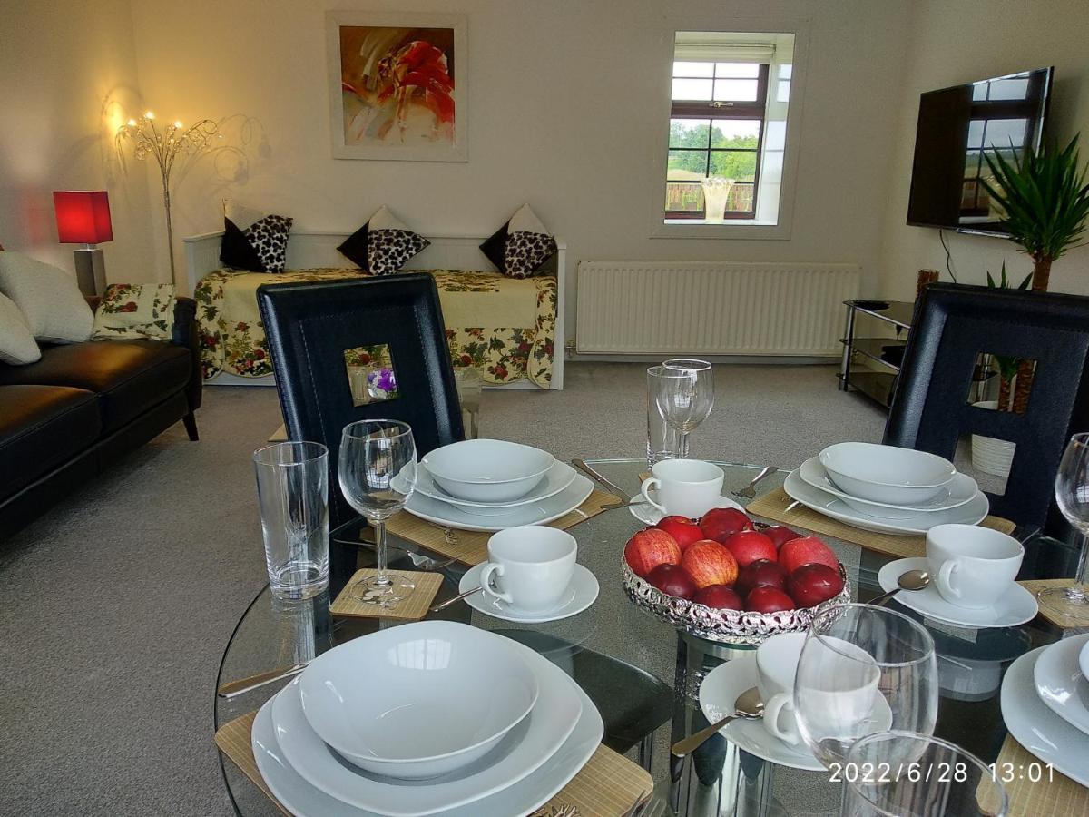 Cottage With Panoramic Views Kirk of Shotts Екстериор снимка
