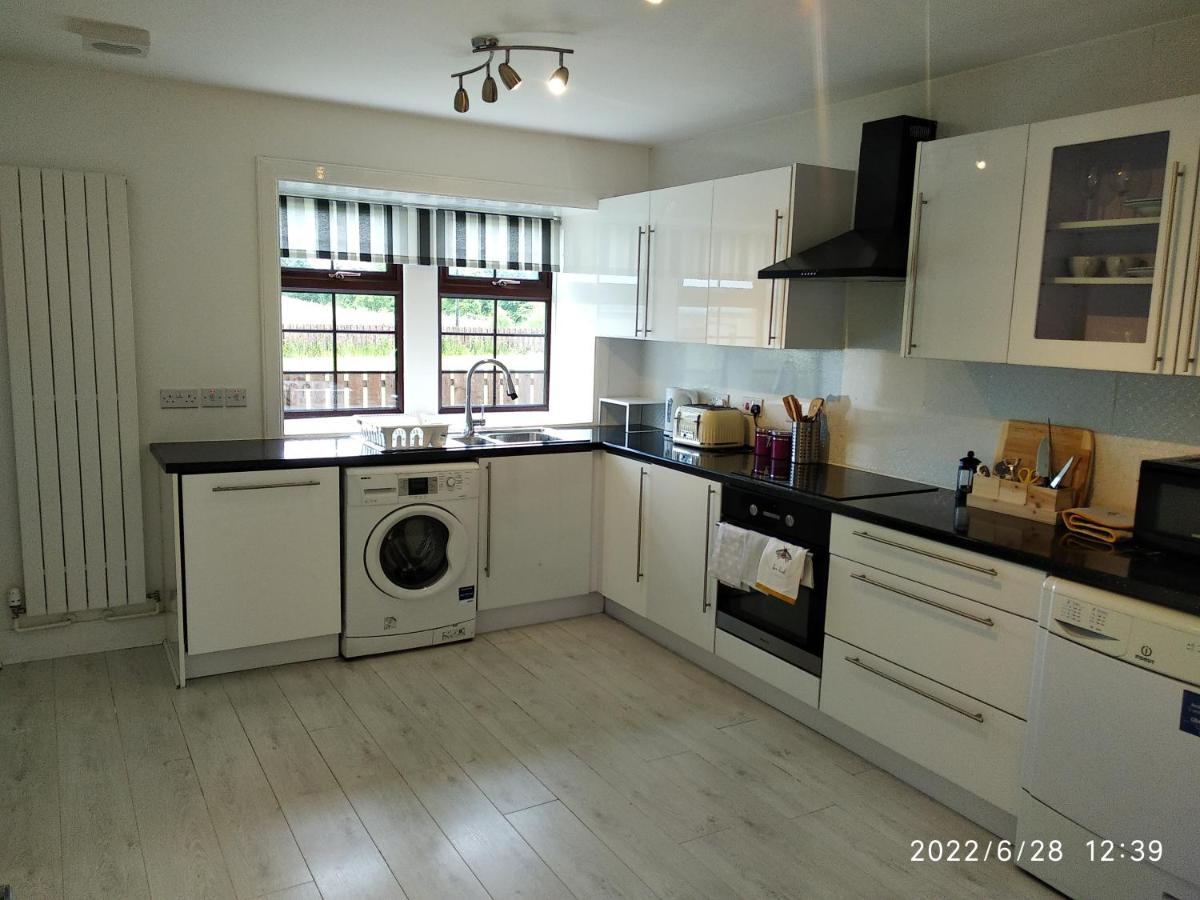 Cottage With Panoramic Views Kirk of Shotts Екстериор снимка